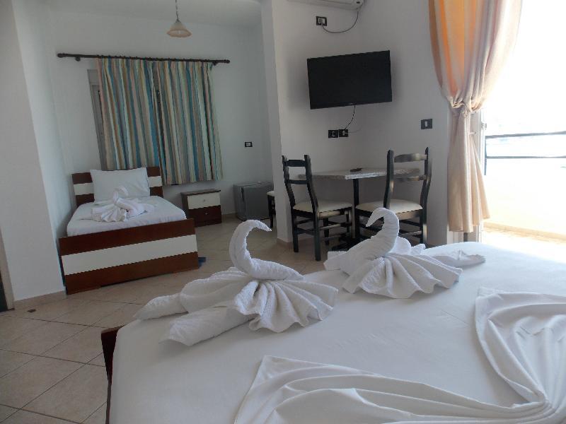 Hotel Real Sarande Exterior photo